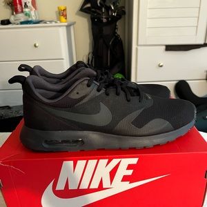 Nike Air Max Tavas. Size 12.